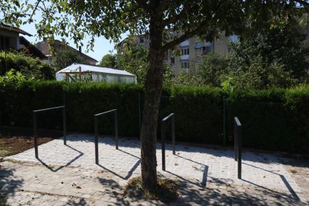 NOVA STOJALA ZA KOLESA 09 FOTO LJUBO VUKELIČ